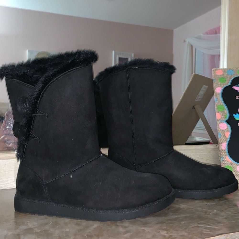 SO black boots